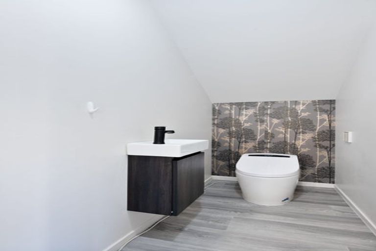 Photo of property in 21 Stephen Avenue, Henderson, Auckland, 0610