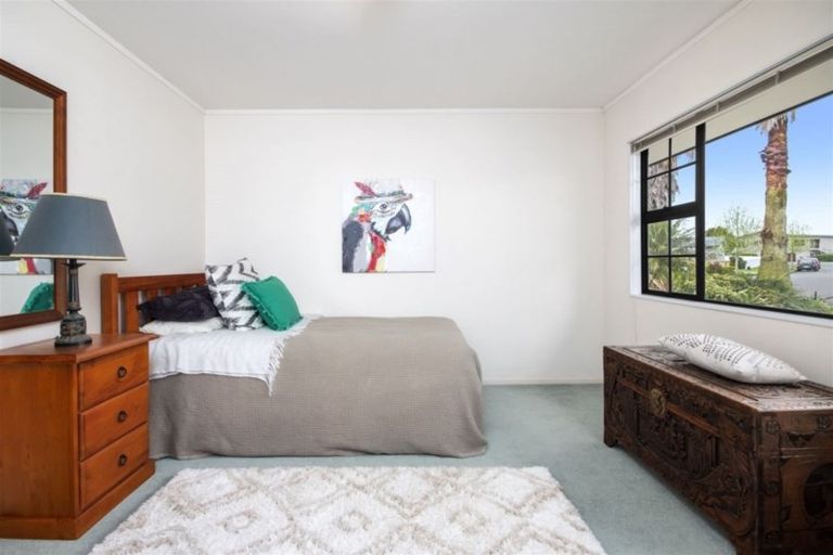 Photo of property in 1 Cloverlea Place, Pukekohe, 2120