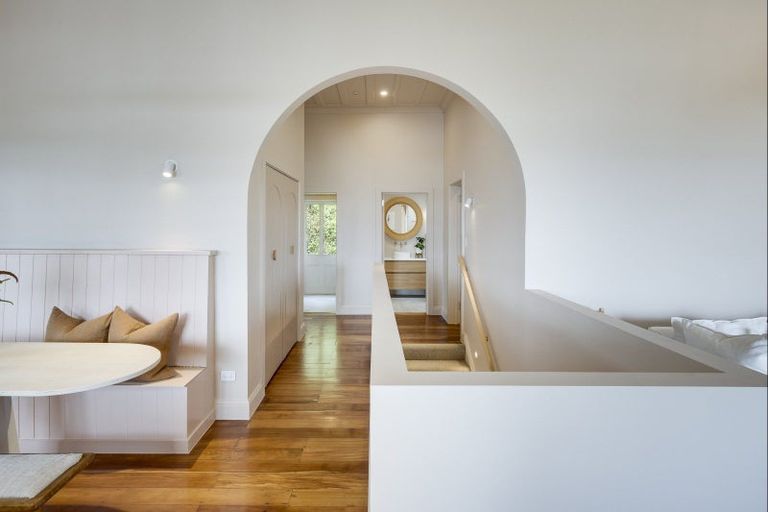 Photo of property in 5 Denholm Road, Hospital Hill, Napier, 4110