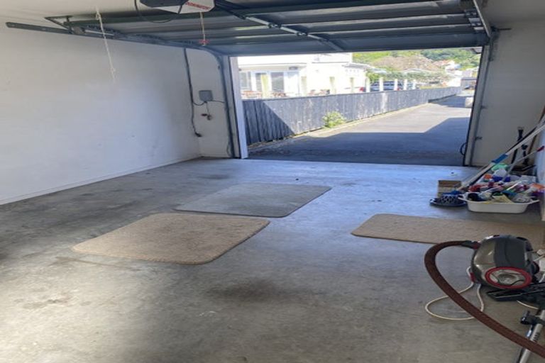 Photo of property in 283a The Parade, Island Bay, Wellington, 6023