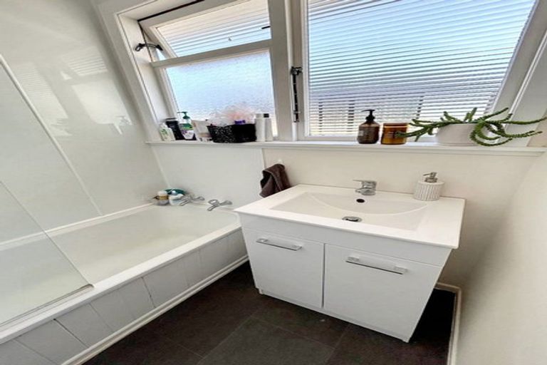 Photo of property in 16 Sherwill Street East, Feilding, 4702