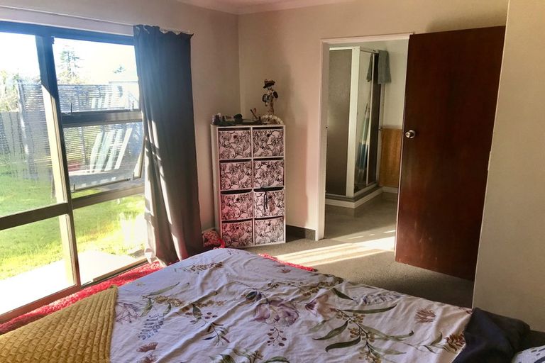 Photo of property in 20 Montjoy Street, Stratford, 4332