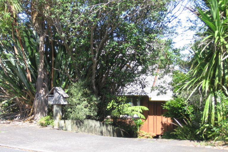 Photo of property in 46 Brigantine Drive, Beach Haven, Auckland, 0626