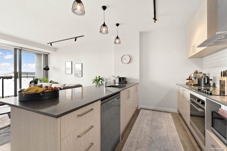 Photo of property in 10/4161 Great North Road, Glen Eden, Auckland, 0602