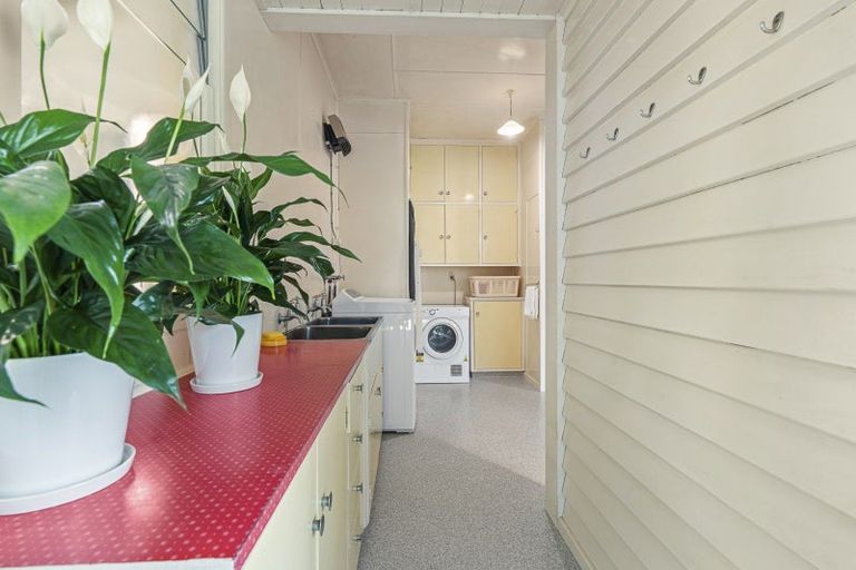 Photo of property in 6 French Street, Moturoa, New Plymouth, 4310