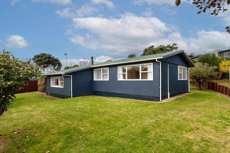 Photo of property in 13 Hicks Crescent, Waikanae Beach, Waikanae, 5036