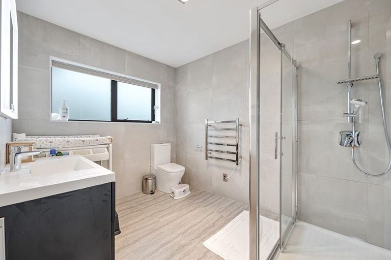 Photo of property in 13 Spyglass Street, Red Beach, 0932