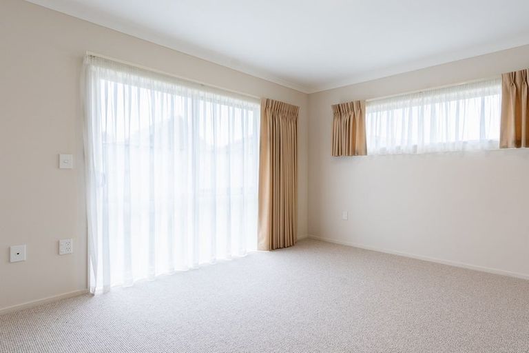 Photo of property in Rangeview Villas, 24/9 Fuller Close, Levin, 5510