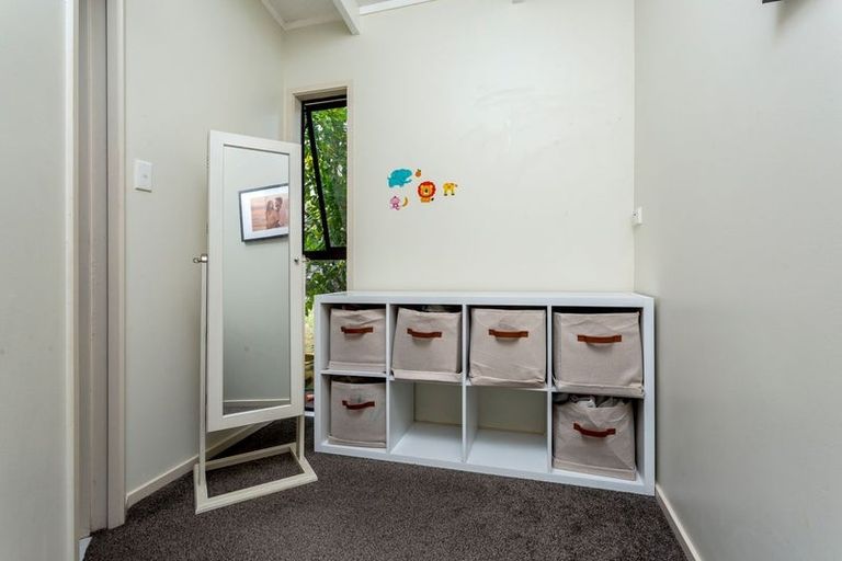 Photo of property in 34 Unsworth Drive, Unsworth Heights, Auckland, 0632