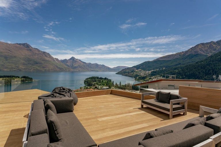 Photo of property in 32 Edinburgh Drive, Queenstown, 9300