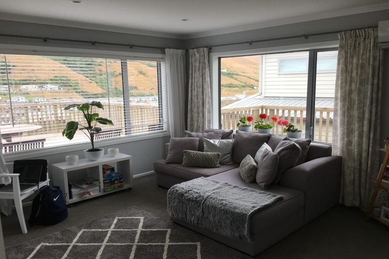 Photo of property in 8 Prestwich Rise, Churton Park, Wellington, 6037