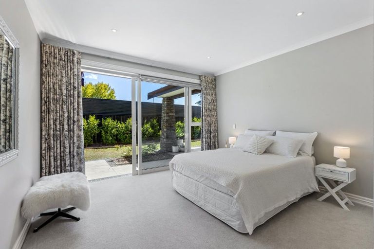 Photo of property in 8a Jelas Drive, Riverhead, Kumeu, 0892