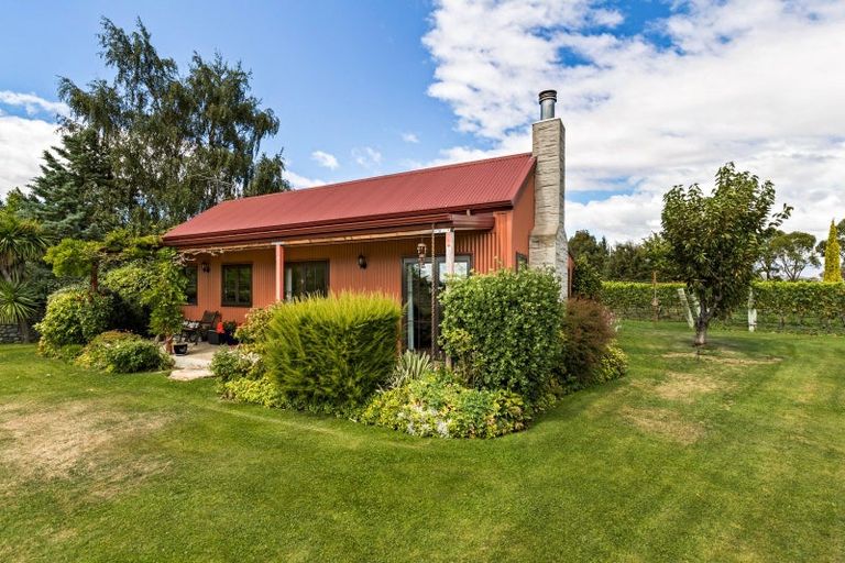 Photo of property in 1 Shortcut Road, Cromwell, 9310