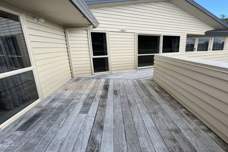 Photo of property in 4 Nottingham Place, Northcross, Auckland, 0630