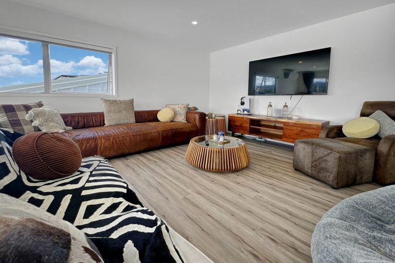 Photo of property in 3 Ringi Lane, Orewa, 0931