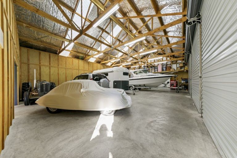 Photo of property in 195 Batty Road, Kingseat, Papakura, 2580