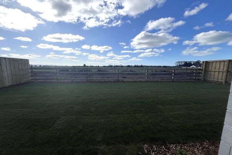 Photo of property in 24 Ellmers Street, Woodend, 7691