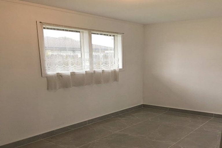 Photo of property in 6 Tangelo Place, Bucklands Beach, Auckland, 2012