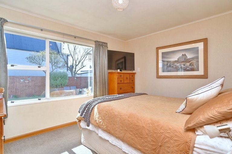 Photo of property in 10b Karlaw Place, Parklands, Christchurch, 8083