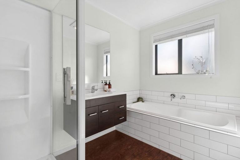 Photo of property in 6 Avalanche Place, Wanaka, 9305