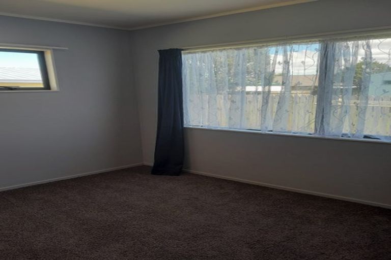 Photo of property in 25 Bermuda Place, One Tree Point, 0118