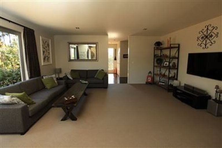 Photo of property in 190a Greenhithe Road, Greenhithe, Auckland, 0632