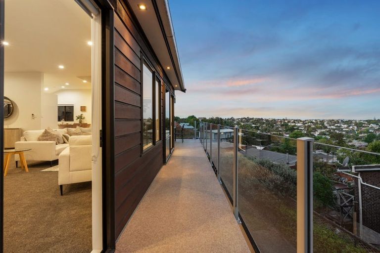 Photo of property in 19 Sunrise Avenue, Murrays Bay, Auckland, 0630