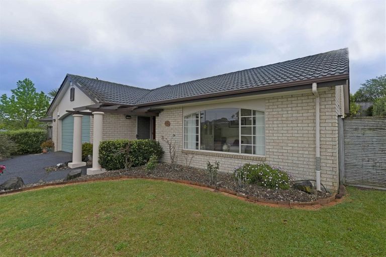 Photo of property in 26 Hillwell Drive, Henderson, Auckland, 0612