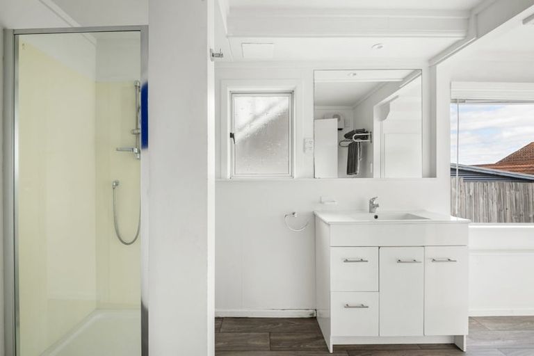 Photo of property in 108 Eversleigh Road, Belmont, Auckland, 0622