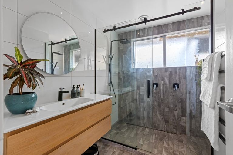 Photo of property in 2/59 Hatton Road, Orewa, 0931