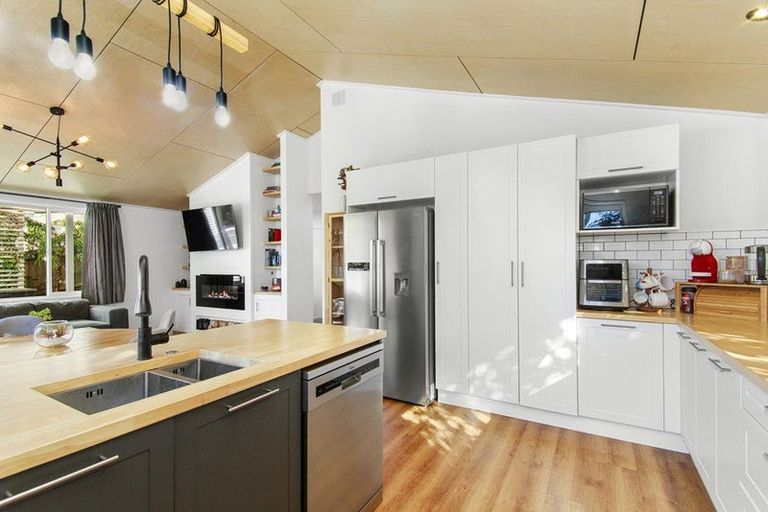 Photo of property in 30b The Drive, Tawa, Wellington, 5028