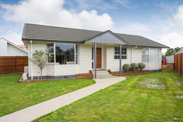 Photo of property in 35 Hillcrest Drive, Kelvin Grove, Palmerston North, 4414