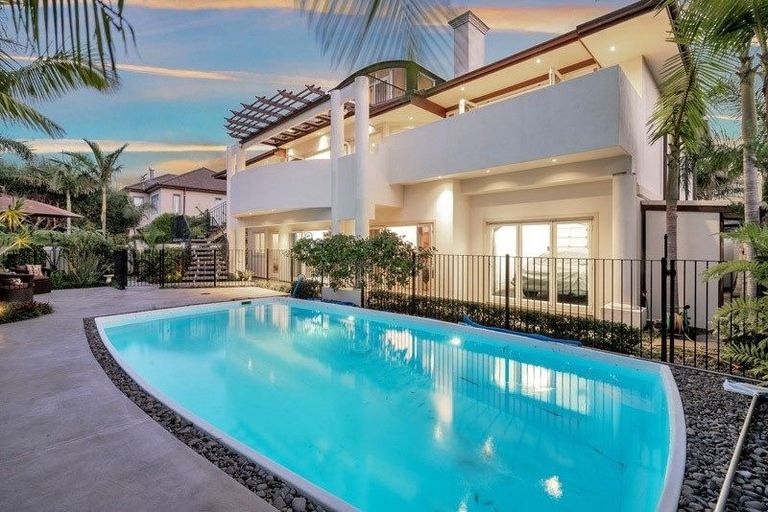 Photo of property in 18 Stevenson Way, Cockle Bay, Auckland, 2014