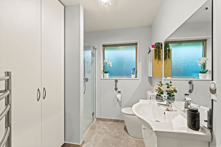 Photo of property in 14 Hussey Road, Harewood, Christchurch, 8051