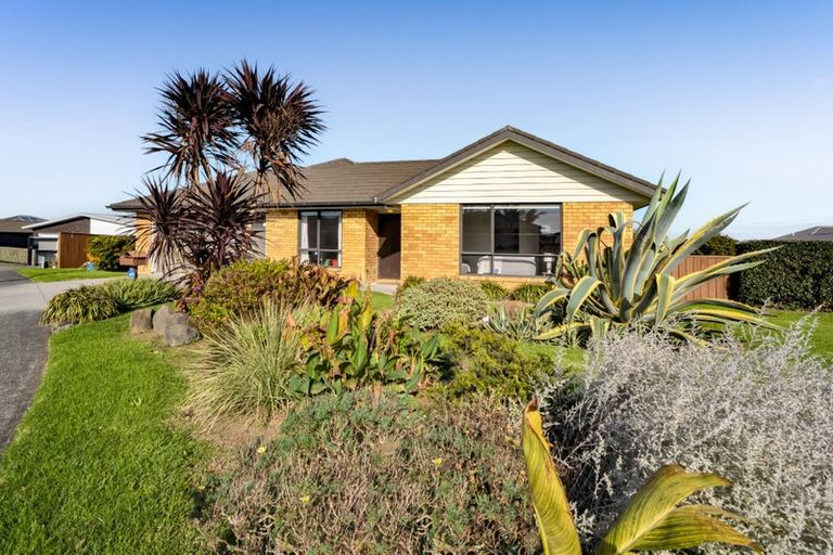 Photo of property in 8 Jules Crescent, Bell Block, New Plymouth, 4312