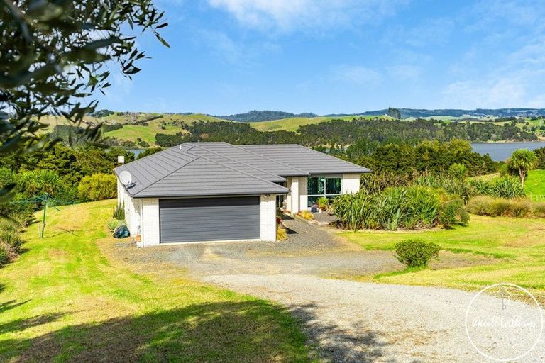 Photo of property in 297 Heatley Road, Whakapirau, Maungaturoto, 0583
