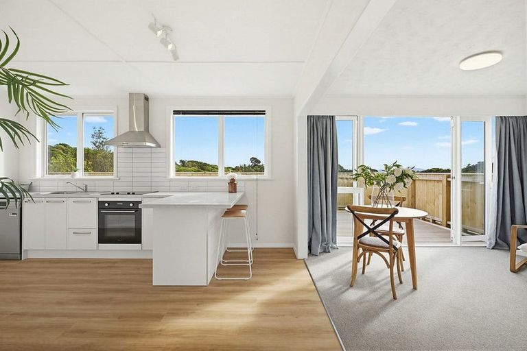 Photo of property in 135 Muri Road, Pukerua Bay, 5026