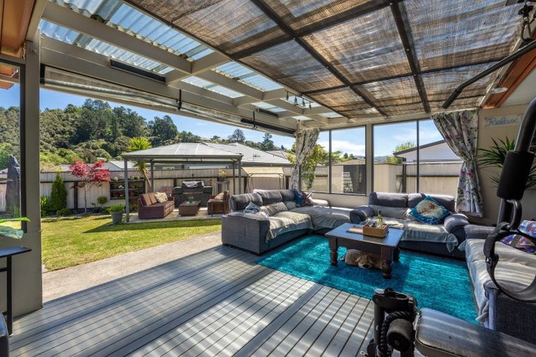 Photo of property in 6 Poppy Watts Grove, Stokes Valley, Lower Hutt, 5019