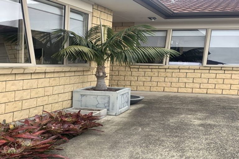 Photo of property in 11a Grainger Road, Te Atatu South, Auckland, 0610