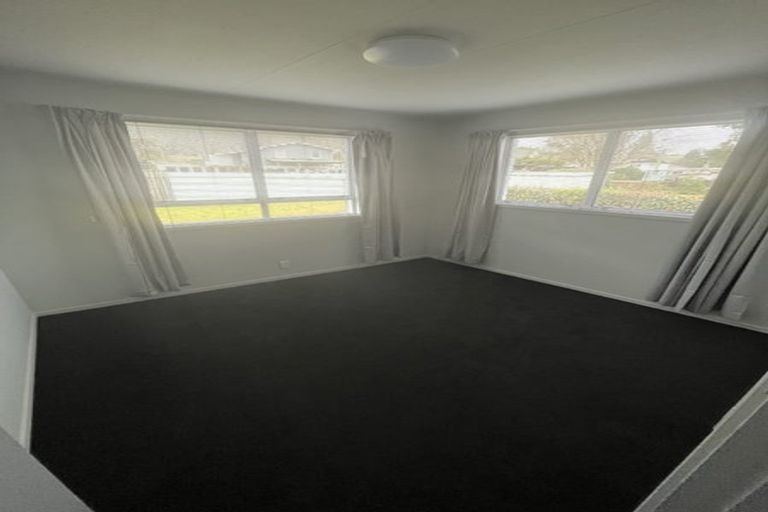 Photo of property in 3 Patterson Grove, Waikanae, 5036