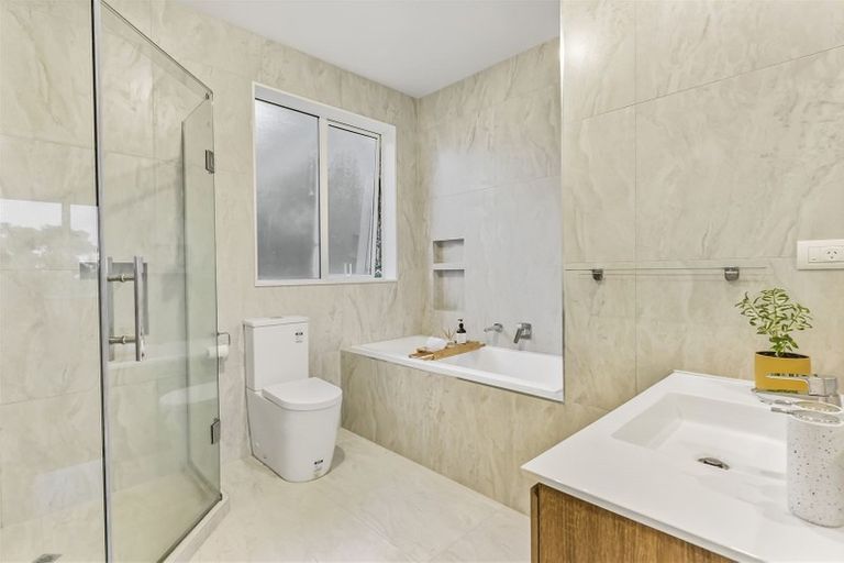 Photo of property in 19a Flavia Close, Torbay, Auckland, 0630