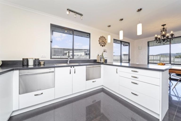 Photo of property in 5 Reremoana Close, Hawera, 4610