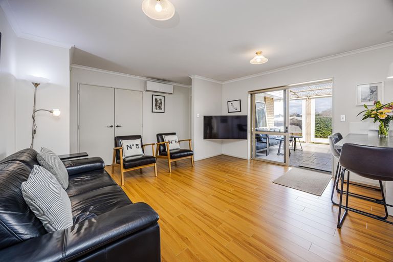 Photo of property in 58 Rushgreen Avenue, Pahurehure, Papakura, 2113