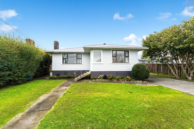 Photo of property in 50 Barrys Road, Glendene, Auckland, 0602