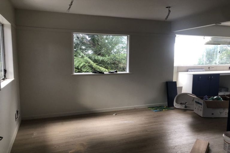 Photo of property in 30 Darcy Place, Massey, Auckland, 0614