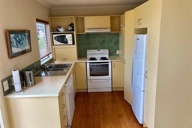 Photo of property in 4a Noel Avenue, Orewa, 0931