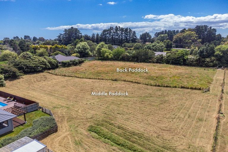Photo of property in 33 Killalea Place, Paraparaumu, 5032
