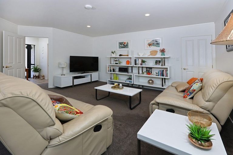 Photo of property in 2/22 Septimus Place, Henderson, Auckland, 0612