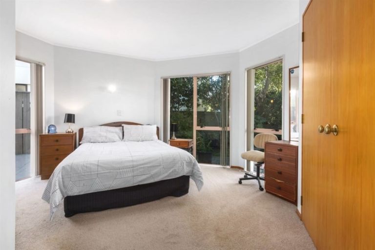 Photo of property in 48 Molyneux Close, Whitby, Porirua, 5024