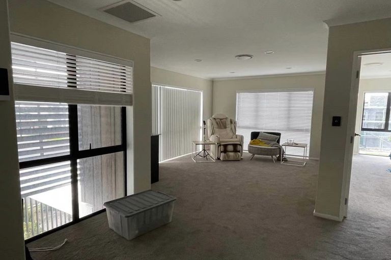 Photo of property in 2 Roa Avenue, Hobsonville, Auckland, 0618